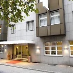 Wyndham Garden Centre Koenigsallee 4*