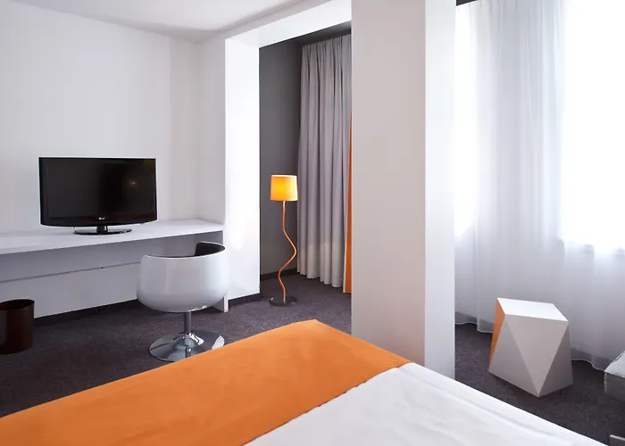 Szálloda Wyndham Garden Centre Koenigsallee 4*