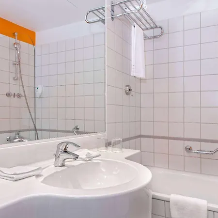 Hotell Wyndham Garden Centre Koenigsallee 4*