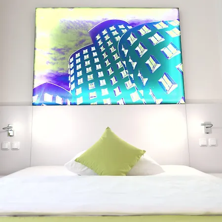 Hotell Wyndham Garden Centre Koenigsallee 4*