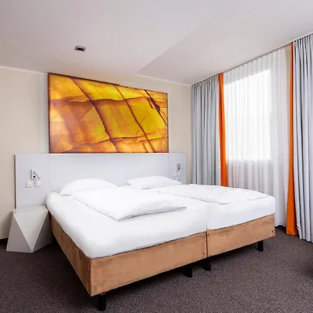 Wyndham Garden Centre Koenigsallee 4*