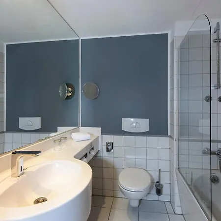 Hotell Wyndham Garden Centre Koenigsallee 4*