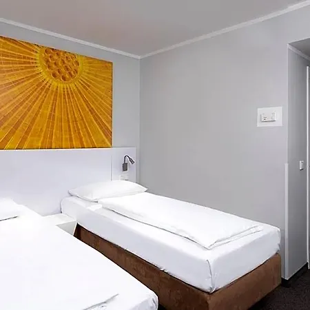 Wyndham Garden Centre Koenigsallee 4*