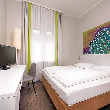 Hotel Wyndham Garden Centre Koenigsallee 4*