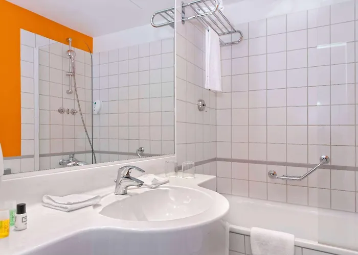 Otel Wyndham Garden Centre Koenigsallee 4*