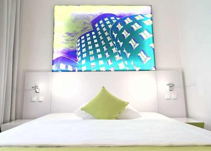 Hotel Wyndham Garden Centre Koenigsallee 4*