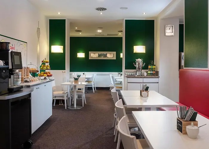 Wyndham Garden Centre Koenigsallee 4*