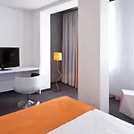 Hotel Wyndham Garden Centre Koenigsallee 4*
